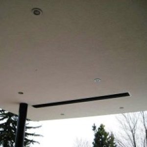 Terrasse avec un chauffage encastré heatscope modèle zéro MHS chauffage_exterieur_radiant_heatstrip_avec_kit_encastrement_EINB_mhs