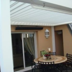 Pergola Bioclimatiques Solisystème avec un radiateur HEATRIP Zéro MHS 2400 W Pergola Bioclimatiques Solisystème avec un radiateur HEATRIP Zéro MHS 2400 W